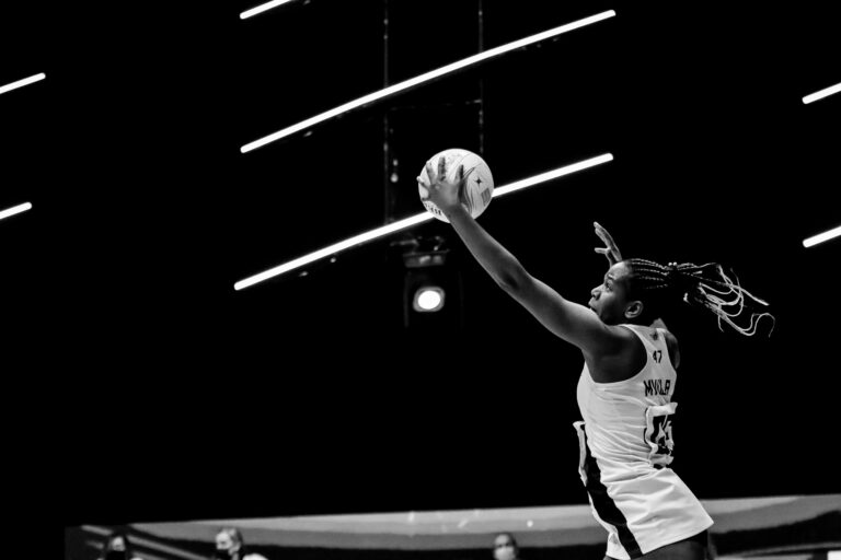 Action shotduring the Vitality Super League match between Saracens Mavericks and Manchester Thunder at Studio 001, Wakefield, England on 5th April 2021.