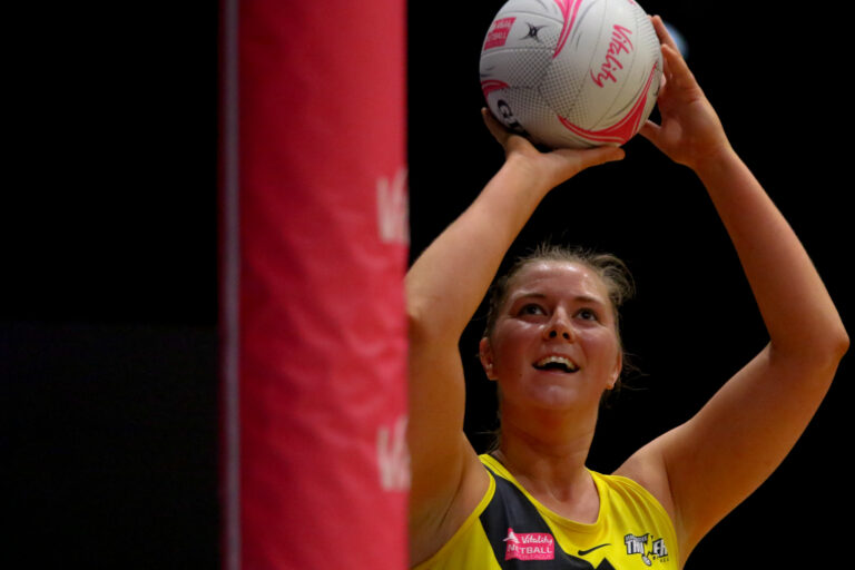 Action shotduring the Vitality Super League match between Saracens Mavericks and Manchester Thunder at Studio 001, Wakefield, England on 5th April 2021.