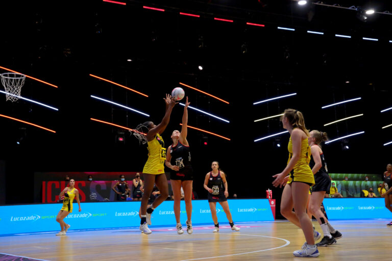 Action shotduring the Vitality Super League match between Saracens Mavericks and Manchester Thunder at Studio 001, Wakefield, England on 5th April 2021.